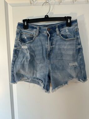Arizona Juniors Size 11 Denim Frayed Hem Women’s Shorts - Light Blue